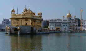 goldentemple3.jpg (20832 bytes)