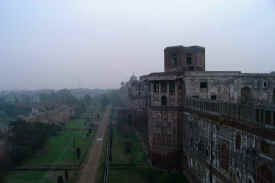 wallsoflahorefort.jpg (27632 bytes)