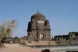 daryakhanstomb2.jpg (40262 bytes)