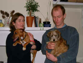 gus&sara&dogs.jpg (79957 bytes)